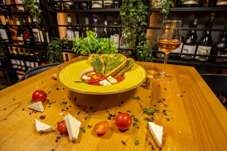 Creveti Saganaki
