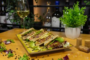 Sandwich cu pulled pork